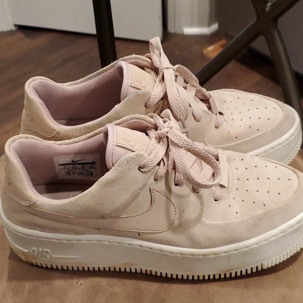 Lightly worn suede nike shoes